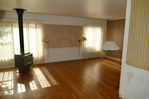 110 Fairview Dr, Napa, CA 94559 photo 2