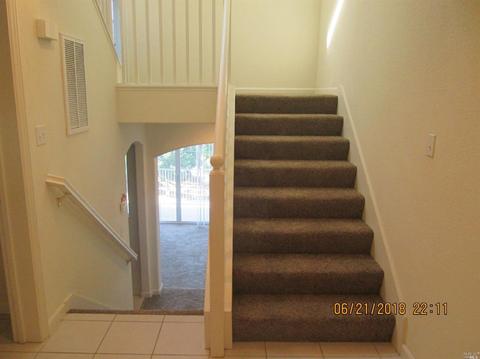 300 Locust Dr #29, Vallejo, CA 94591 photo 2