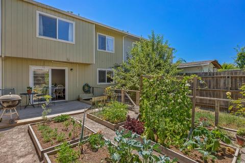 154 Esmond Cir, Windsor, CA 95492 photo 9