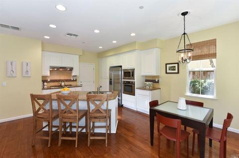 981 Capitola Dr, Napa, CA 94559 photo 6