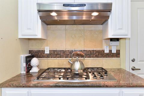 981 Capitola Dr, Napa, CA 94559 photo 8