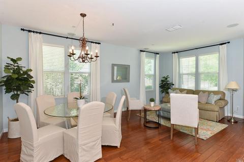 981 Capitola Dr, Napa, CA 94559 photo 11
