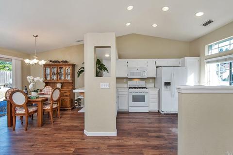 9401 Lazy Creek Dr, Windsor, CA 95492 photo 9