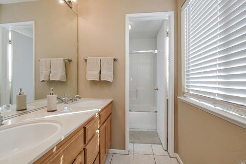 9401 Lazy Creek Dr, Windsor, CA 95492 photo 16