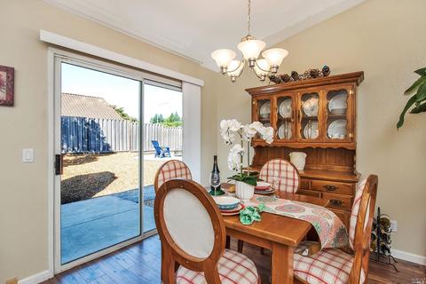 9401 Lazy Creek Dr, Windsor, CA 95492 photo 13