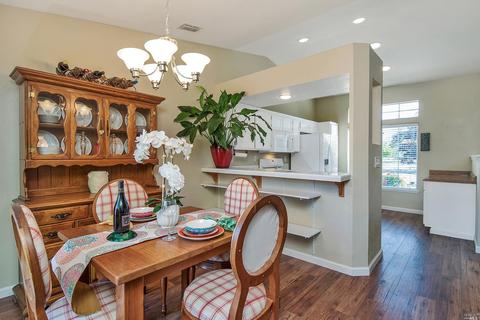 9401 Lazy Creek Dr, Windsor, CA 95492 photo 14