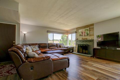 135 Wood Ct, Vallejo, CA 94591 photo 3