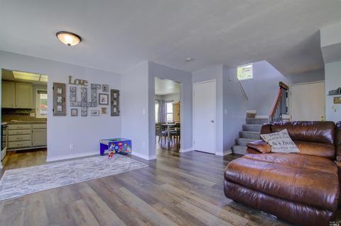 135 Wood Ct, Vallejo, CA 94591 photo 5
