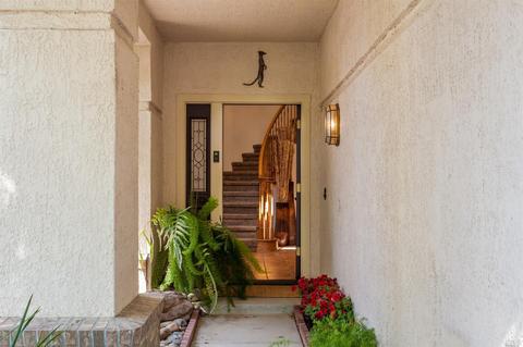 262 Silver Eagle Way, Vacaville, CA 95688 photo 2