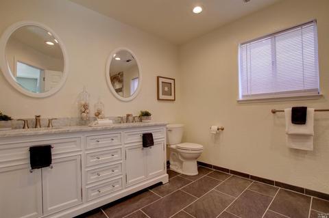 685 E I St, Benicia, CA 94510 photo 18