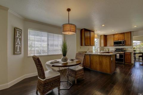 685 E I St, Benicia, CA 94510 photo 9
