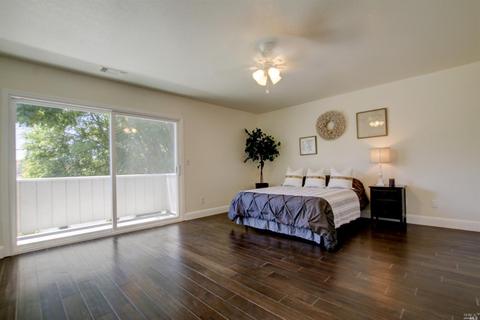 685 E I St, Benicia, CA 94510 photo 11