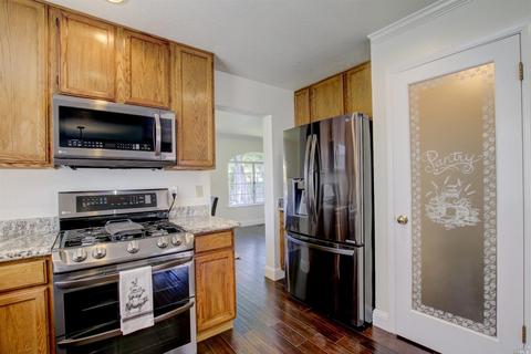 685 E I St, Benicia, CA 94510 photo 8