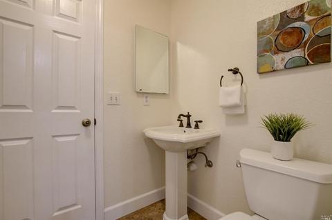 685 E I St, Benicia, CA 94510 photo 16