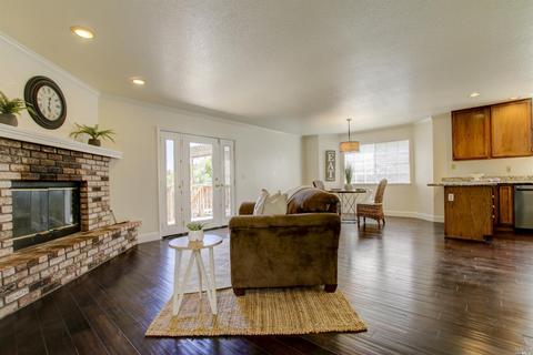 685 E I St, Benicia, CA 94510 photo 10