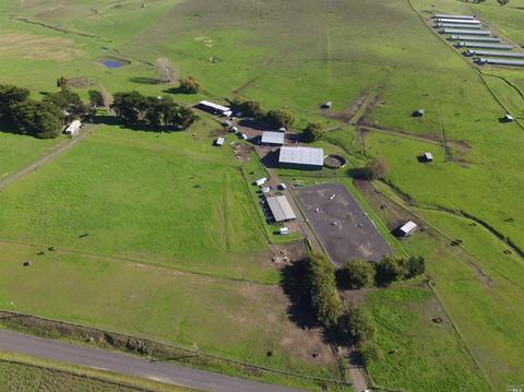 2016 Fallon Rd, Petaluma, CA 94952 photo 2