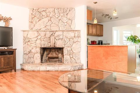 8136 Countryside Ct, Windsor, CA 95492 photo 3