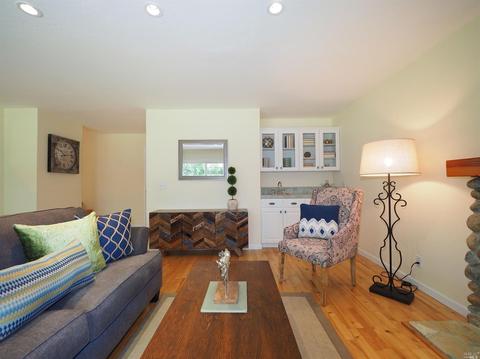 650 4th St E, Sonoma, CA 95476 photo 2