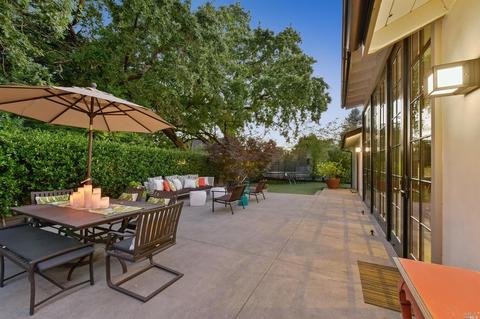550 Este Madera Dr, Sonoma, CA 95476 photo 2
