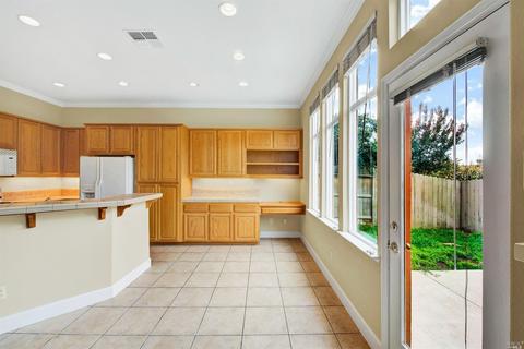 8008 Vertine Ct, Vallejo, CA 94591 photo 9
