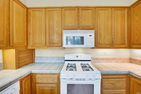 8008 Vertine Ct, Vallejo, CA 94591 photo 12