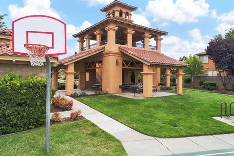 8008 Vertine Ct, Vallejo, CA 94591 photo 3