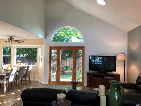 107 Fiesta Ct, Windsor, CA 95492 photo 4