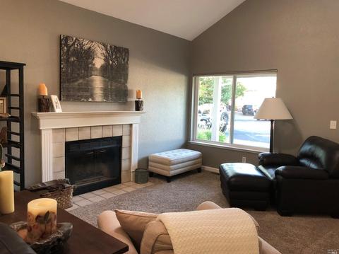 107 Fiesta Ct, Windsor, CA 95492 photo 2
