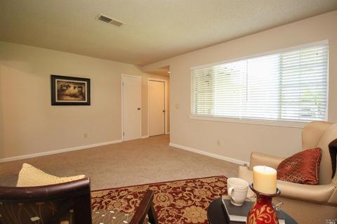 2060 Robin Dr, Fairfield, CA 94533 photo 8
