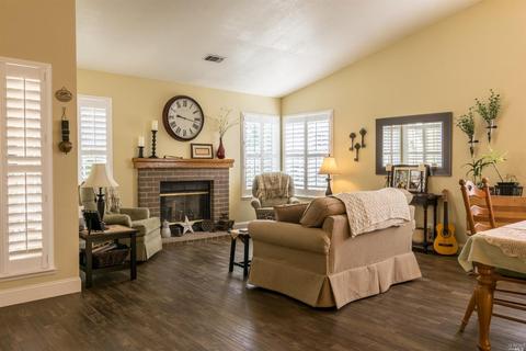 606 Hawk Dr, Vacaville, CA 95687 photo 5