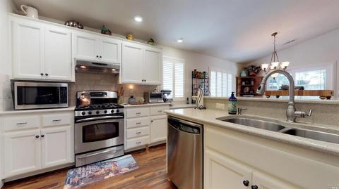 995 Windmill Dr, Dixon, CA 95620 photo 3