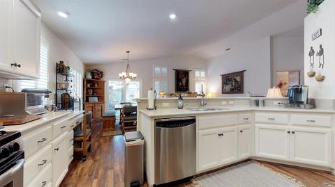 995 Windmill Dr, Dixon, CA 95620 photo 2