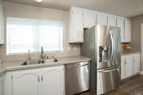 504 Gertrude Dr, Windsor, CA 95492 photo 4