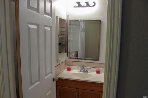 194 Candy Dr, Vallejo, CA 94589 photo 17