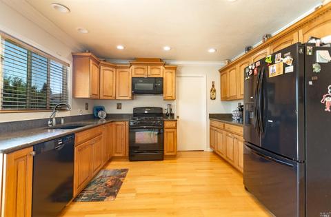 3498 Springfield Dr, Fairfield, CA 94534 photo 9