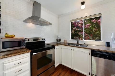 27 Front St #E, Healdsburg, CA 95448 photo 5
