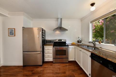 27 Front St #E, Healdsburg, CA 95448 photo 6