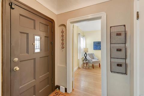 184 Mountain View Ave, Vallejo, CA 94590 photo 4