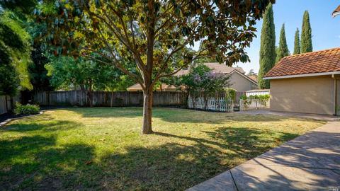 112 Stuart Ct, Vacaville, CA 95687 photo 2