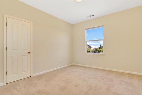 384 Wool Ct, Benicia, CA 94510 photo 32