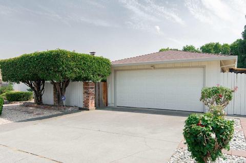 2857 Calaveras Dr, Fairfield, CA 94534 photo 3