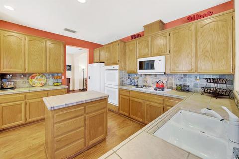 575 Ruby Dr, Vacaville, CA 95687 photo 18