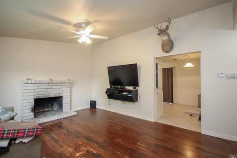 1206 Needham Dr, Vacaville, CA 95687 photo 4