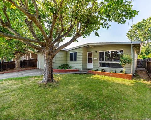 216 Burlington Dr, Ukiah, CA 95482 photo 1
