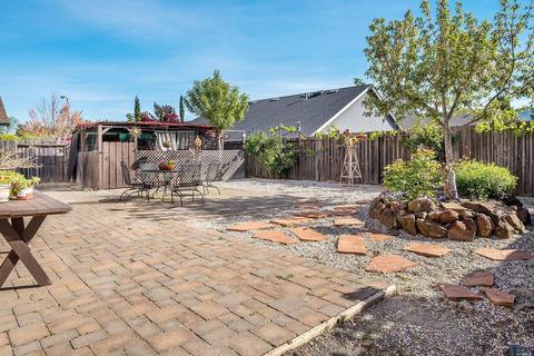 102 Primrose Ln, Cloverdale, CA 95425 photo 17