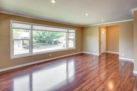 913 Hargus Ave, Vallejo, CA 94591 photo 3