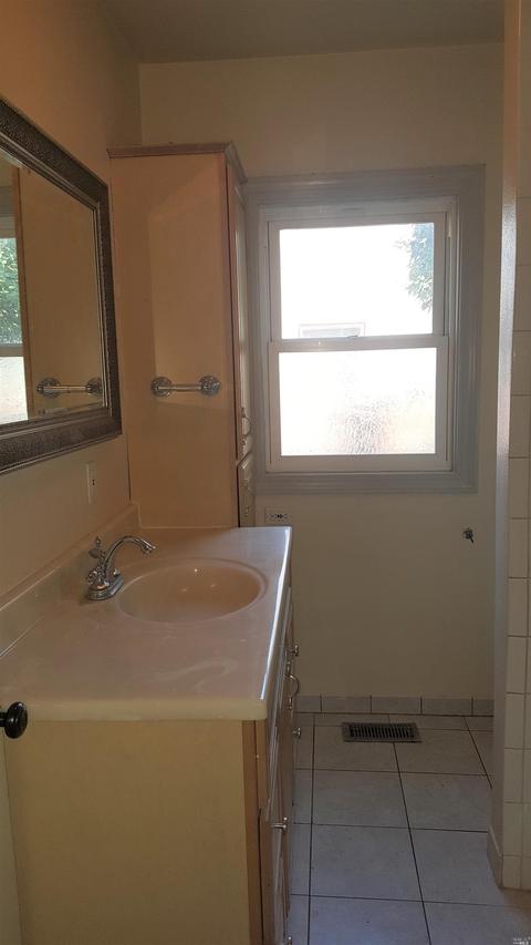 504 Central Ave, Vallejo, CA 94590 photo 24