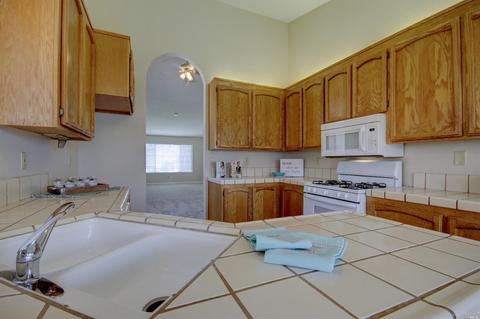 986 Chalice Ct, Fairfield, CA 94533 photo 10