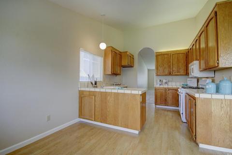 986 Chalice Ct, Fairfield, CA 94533 photo 11