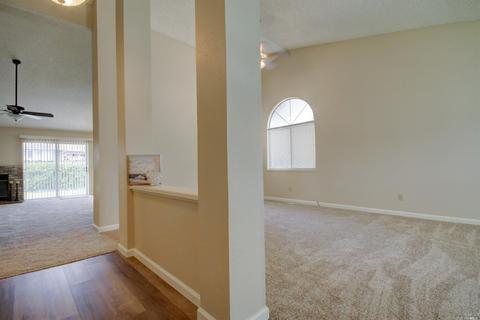986 Chalice Ct, Fairfield, CA 94533 photo 4